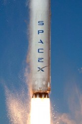 Компании SpaceX с третьей попытки удалось вывести спутник в космос